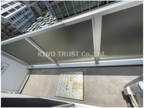 ラ・フォルム与力レジデンスのバルコニー|お洗濯にも便利なバルコニー付き