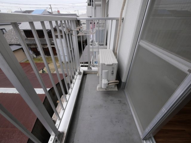大阪市生野区巽西２丁目の賃貸マンションのバルコニー
