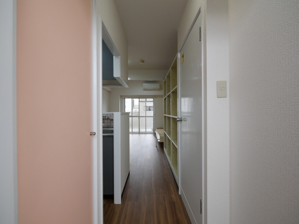 大阪市生野区巽西２丁目の賃貸マンションの玄関