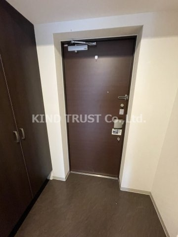 LOWLANDS西天満の玄関|収納もある玄関です