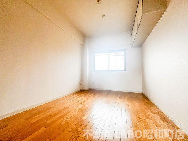 万代東マンションの洋室