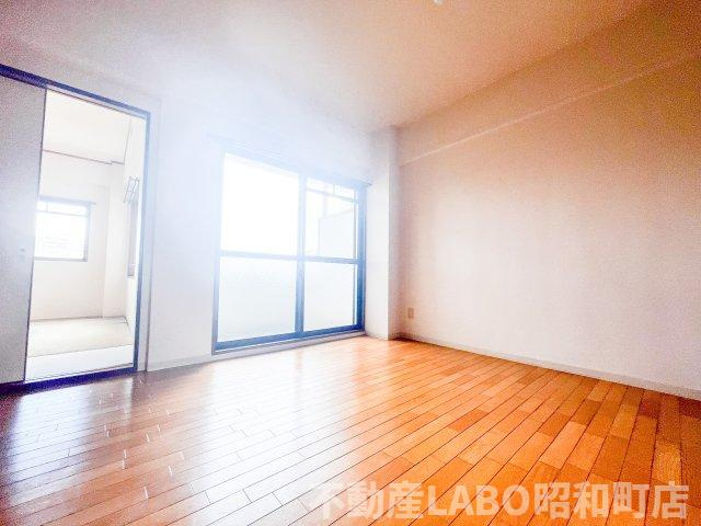 万代東マンションの寝室