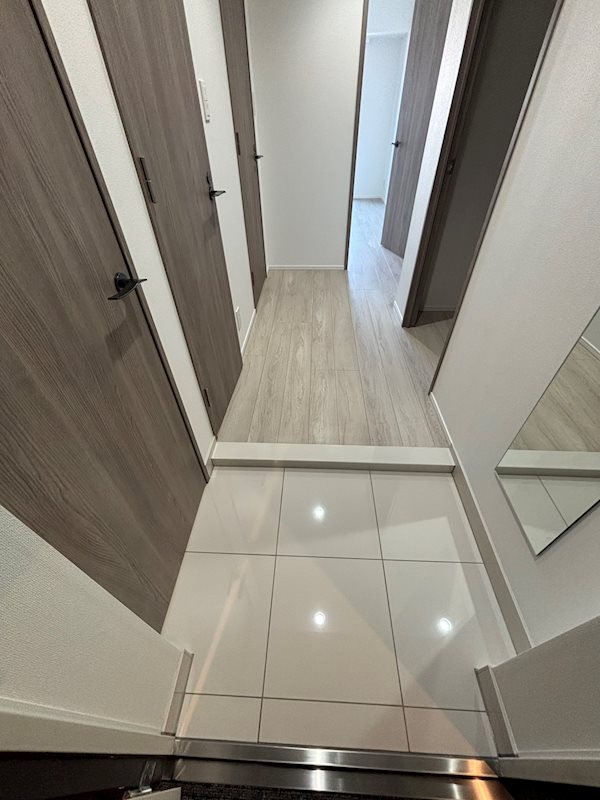 ＡＲＣＯＢＡＬＥＮＯ ＭＩＮＡＭＩＳＥＮＪＵの玄関