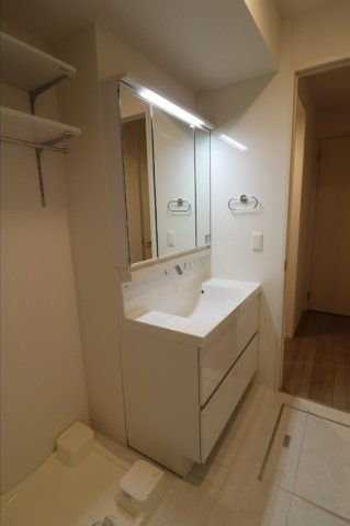 【洗面所】 | ムーンダスト美園 | スペースが確保できる洗面所です