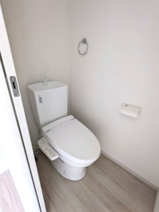 水戸市東台1期のトイレ|温水ウォシュレット付きトイレでゆっくりと快適なお一人時間を～