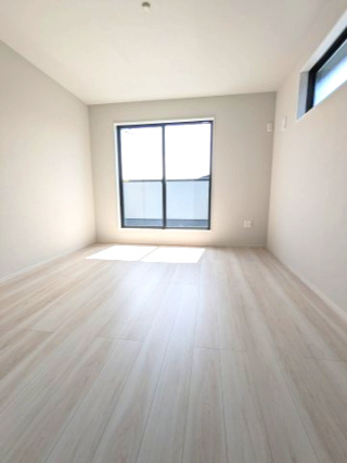 水戸市東台1期の洋室|フローリングの部屋は家具やインテリアともマッチしてお洒落感が出やすく身の周りの整理がしやすく魅力的です～♪
