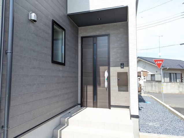 水戸市東台1期の玄関|高級感のある玄関です。玄関は住まいの（顔）です～♪新しい生活を新しい家で♪