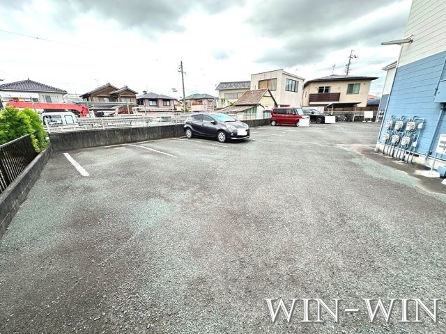 クレストールつつじが丘 Aの駐車場