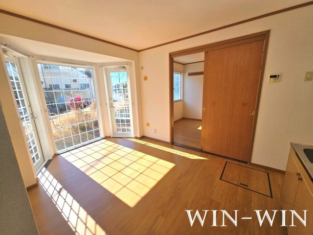 クレストールつつじが丘 Aの居間・リビング