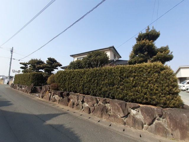宇土市走潟町の中古一戸建の前面道路含む現地写真