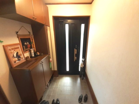 宇土市走潟町の中古一戸建の玄関