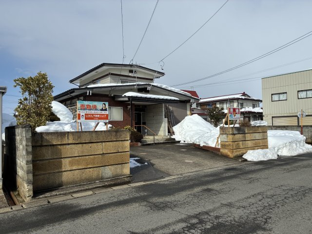 【外観】 | 米沢市城西２丁目　二階建て中古住宅