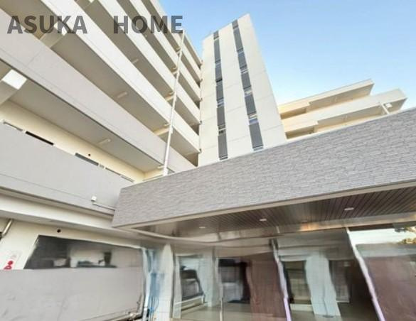 エクセレンス横浜のエントランス|洗練された綺麗なエントランスです。豊かで快適な暮らしをサポートしてくれます。