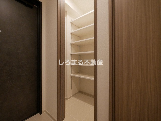 エル・セレーノ天満橋の収納