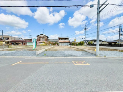 【前面道路含む現地写真】 | 【柿沼第2期　現地外観】
※令和8年4月時点