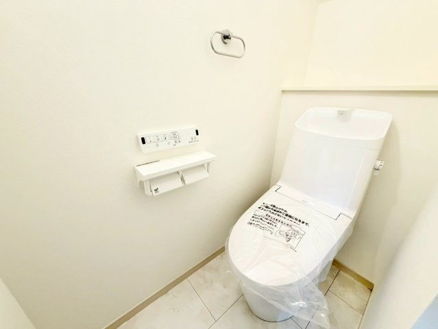 京都市西京区大枝東長町　新築戸建のトイレ