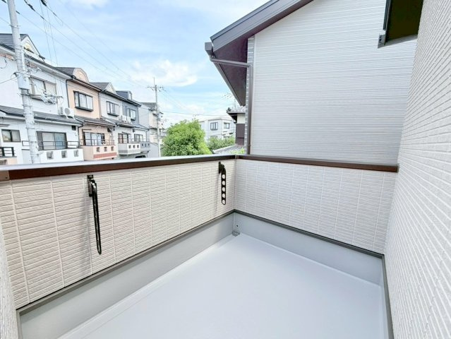 京都市西京区大枝東長町　新築戸建のバルコニー