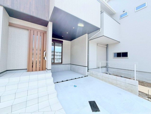 京都市西京区大枝東長町　新築戸建の駐車場