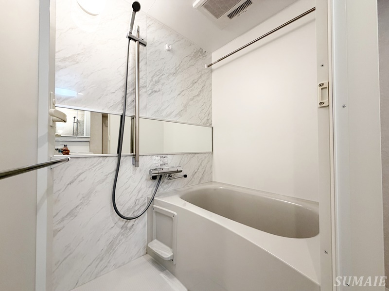 Alivis東十条の浴室|別角度から見たお風呂です☆