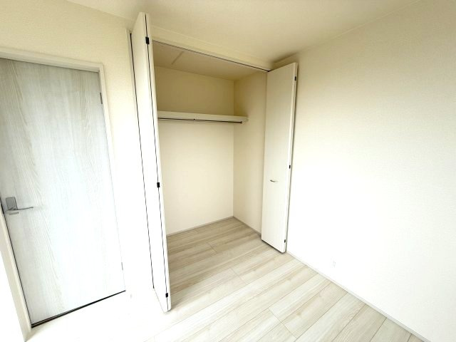 リーブルガーデンＳ第６前橋鼻毛石　１号棟の収納|２階洋室２収納です
