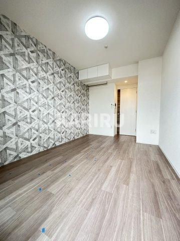 セレニテ京橋クレアの洋室