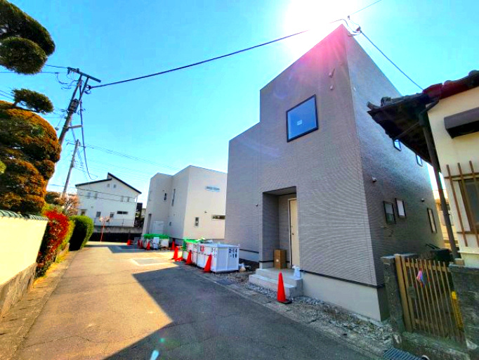 売新築戸建　沼津市東椎路の外観|近くにスーパー・ドラッグストア・コンビニがあります。国道1号線・東名高速愛鷹スマートICまで車で5分です。