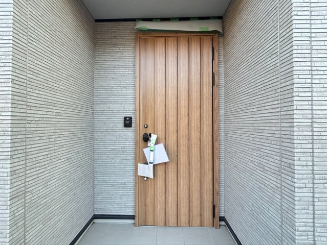 売新築戸建　沼津市東椎路の玄関