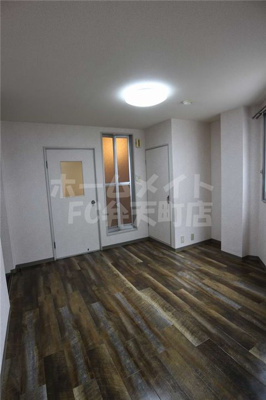 【居間・リビング】 | エスタイル天保山 | ゆったり過ごせる居間です