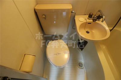 【トイレ】 | エスタイル天保山 | 落ち着いた色調のトイレです