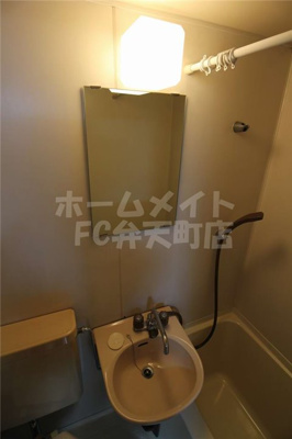 【洗面所】 | エスタイル天保山 | 忙しい朝には欠かせない洗面所です