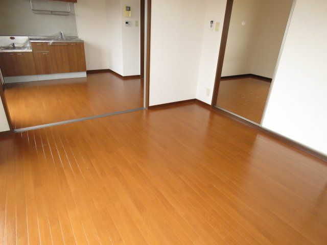 ソレアードⅡの洋室