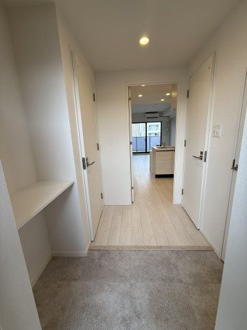 スプランディッド弁天町WESTの玄関