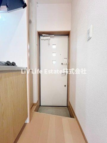 フローレンス一橋　４号館の玄関