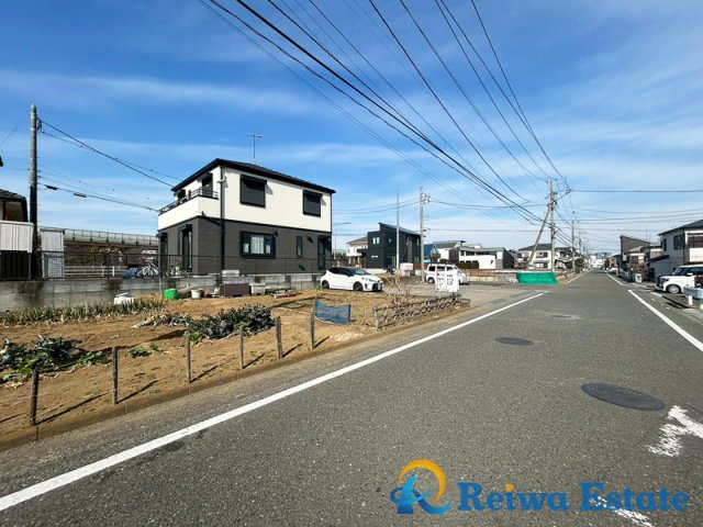 売地　茅ヶ崎市柳島2丁目の前面道路含む現地写真