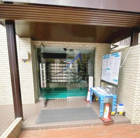 下落合ハウスのエントランス|エントランスです。