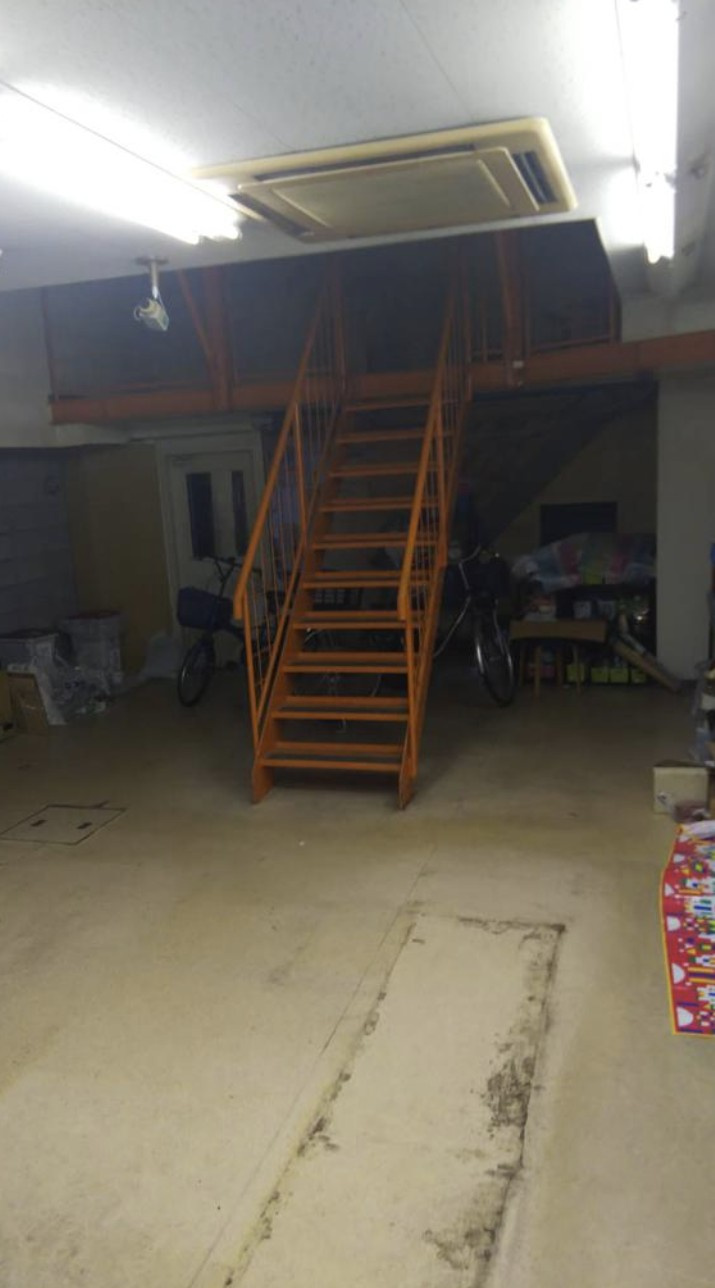 此花区店舗の洋室