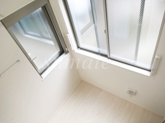 ソレイユ北赤羽の居間・リビング|ロフトからのアングルです☆