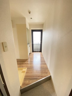 【玄関】 | ミストラル本町ウエスト | ミストラル本町ウエスト　玄関