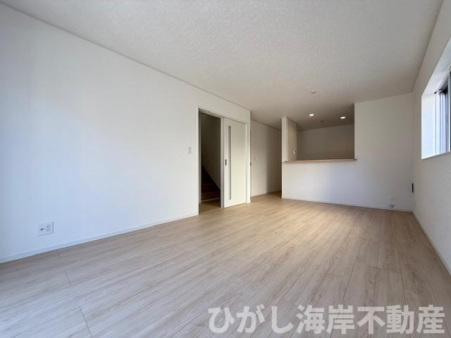 平塚市達上ケ丘　新築戸建　全2棟の居間・リビング|16.7帖　LDK