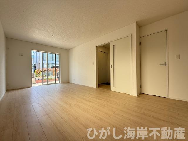 平塚市達上ケ丘　新築戸建　全2棟の居間・リビング|16.7帖　LDK