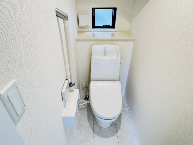 松戸市小山新築戸建【南部小学校：4分】のトイレ|温水洗浄暖房便座つきトイレ