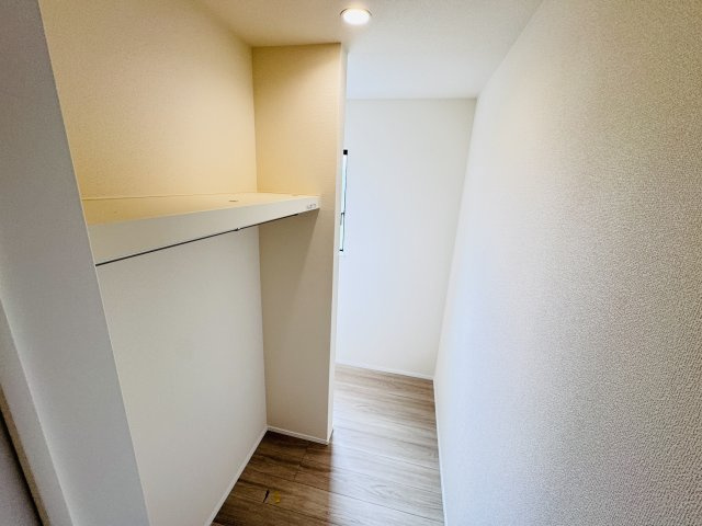 松戸市小山新築戸建【南部小学校：4分】の収納|2Fファミリークローゼット