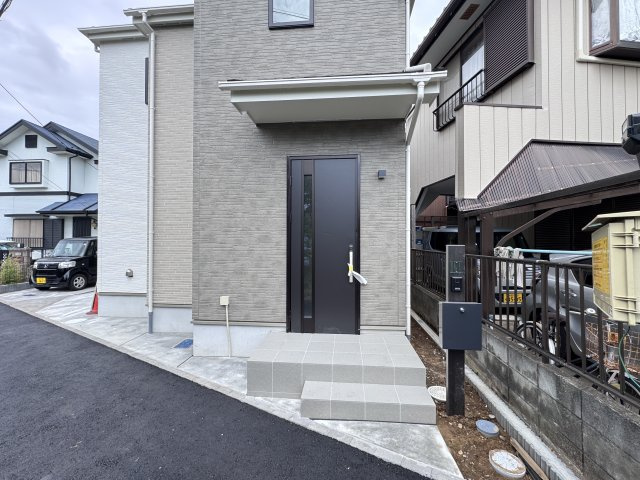 松戸市小山新築戸建【南部小学校：4分】のエントランス|エントランス・玄関ポーチ