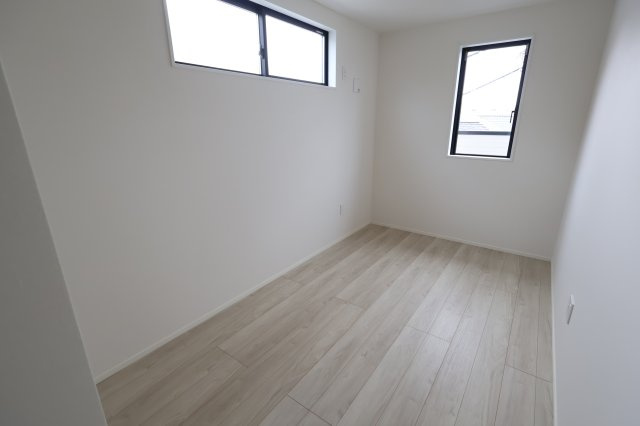 《仲介手数料無料》中央区下落合２丁目12-5新築一戸建てケイアイグレイスの洋室|3階 5.3帖(WC含む)