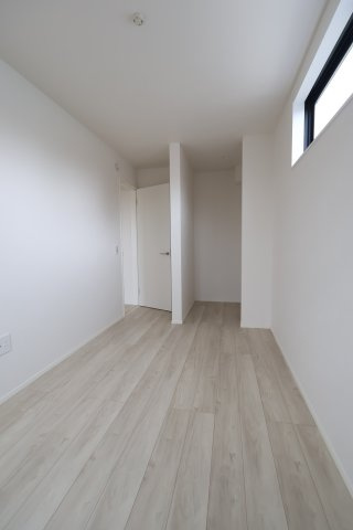 《仲介手数料無料》中央区下落合２丁目12-5新築一戸建てケイアイグレイスの洋室|3階 5.3帖(WC含む)