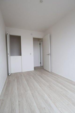 《仲介手数料無料》中央区下落合２丁目12-5新築一戸建てケイアイグレイスの洋室|3階 5帖