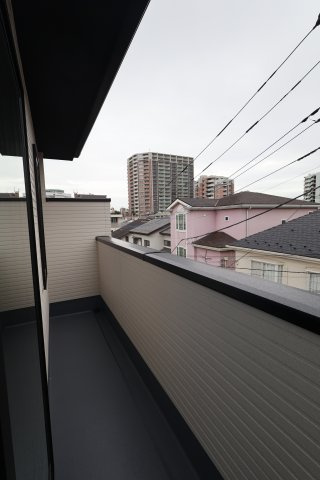 《仲介手数料無料》中央区下落合２丁目12-5新築一戸建てケイアイグレイスのバルコニー
