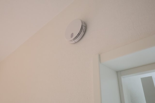 《仲介手数料無料》中央区下落合２丁目12-5新築一戸建てケイアイグレイスのその他|火災報知器が各お部屋や廊下などに付いています。