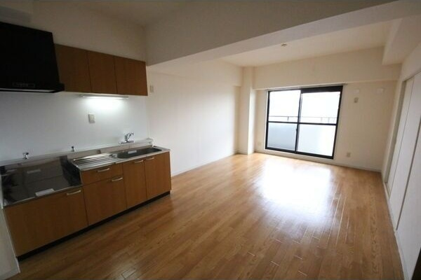 レジディア日比野の居間・リビング