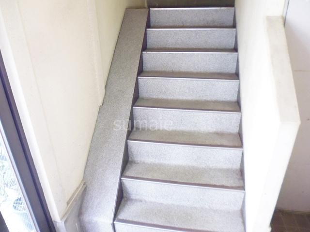 メゾン・ド・フカサワのその他共用部分|階段です☆